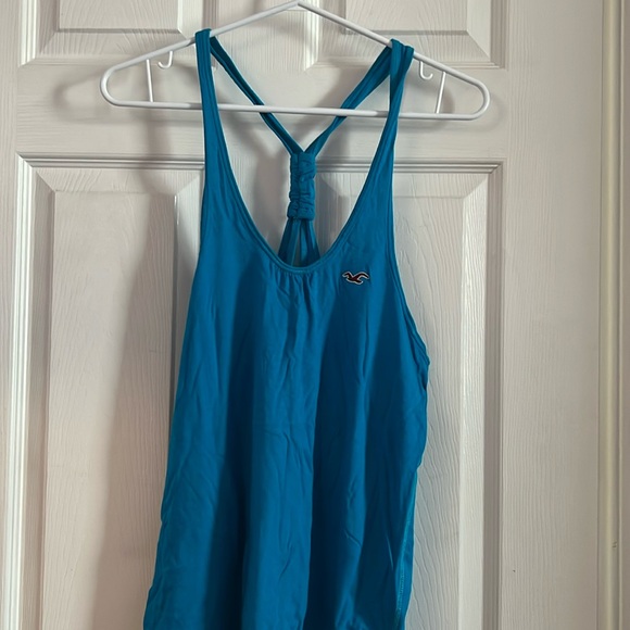 Blue tank top. Hollister Co - Picture 1 of 3